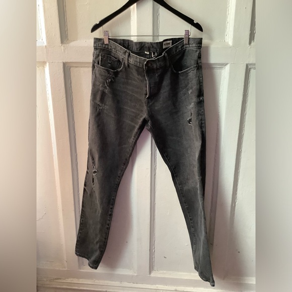 Todd Snyder Man’s Selvedge Distressed Denim - Picture 1 of 11